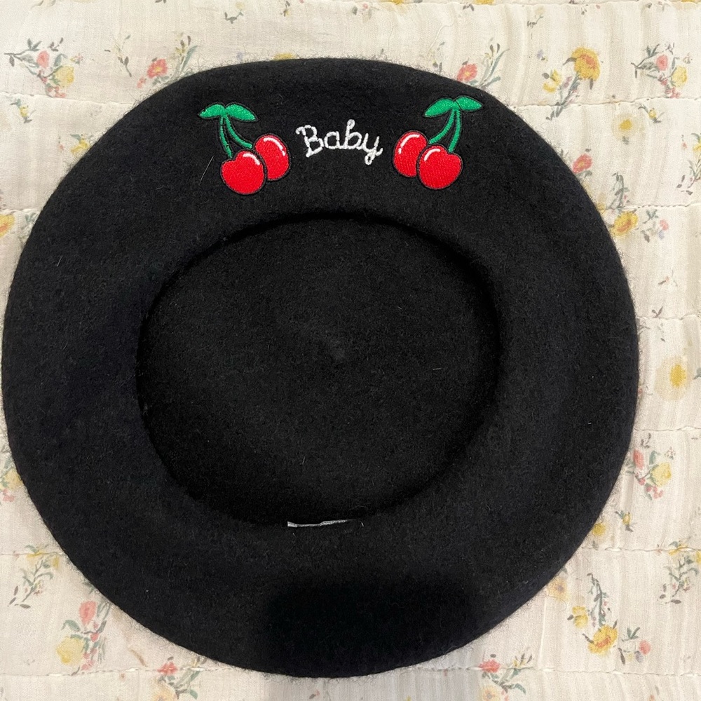 Valfré black Cherry baby beret